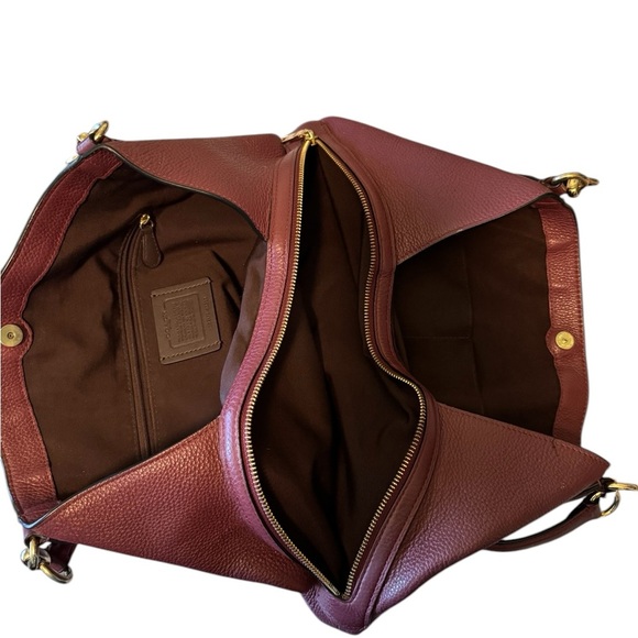 Coach Maggie Madison bag. Wine - Plum color. Soft pebble leather. - Picture 3 of 9